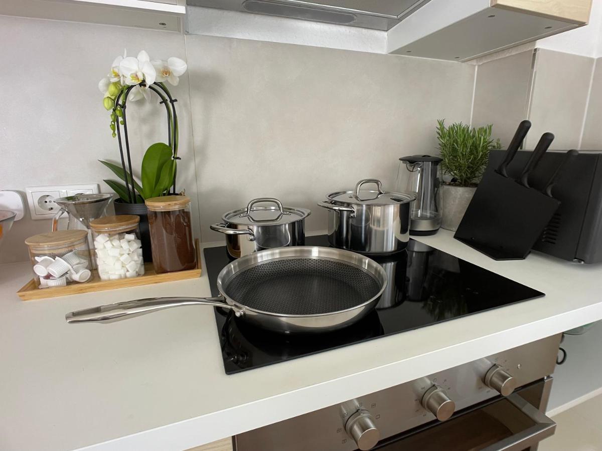 M-Style 01 Apartment Mit Terrasse Und Gasgrill, 24H Self-Check-In, Free Parking, Netflix Norimberga Esterno foto